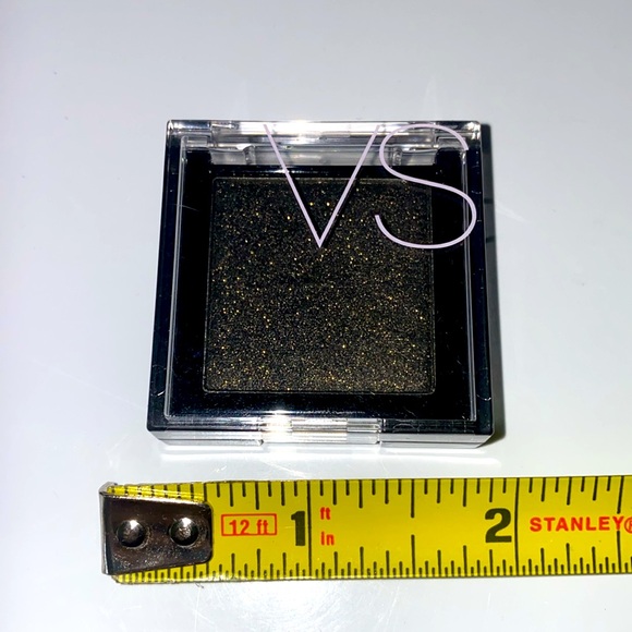 Victoria’s Secret VS Gilded Fierce Eyeshadow - Picture 5 of 5